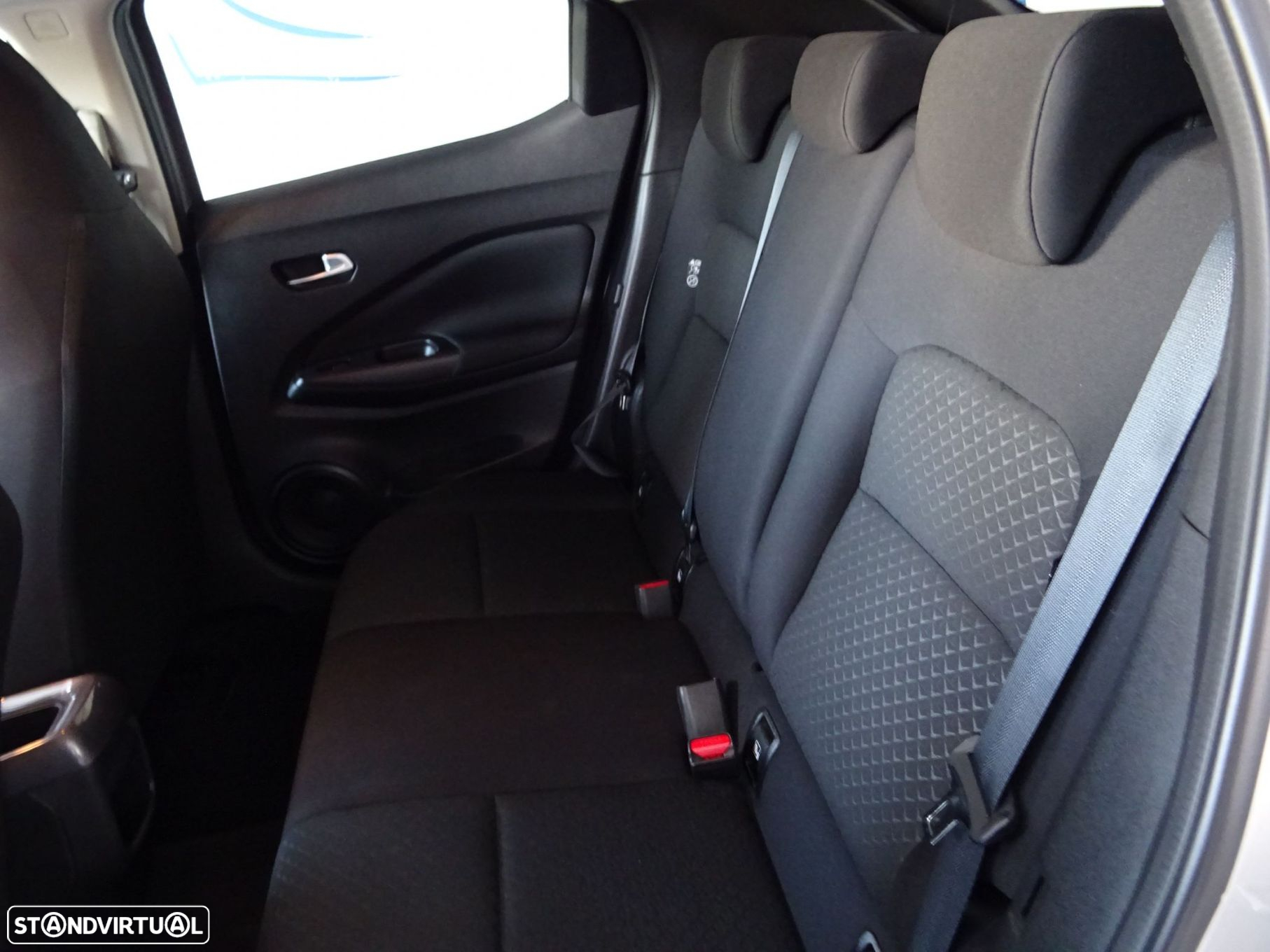 Nissan Juke 1.0 DIG-T N-Connecta - 9