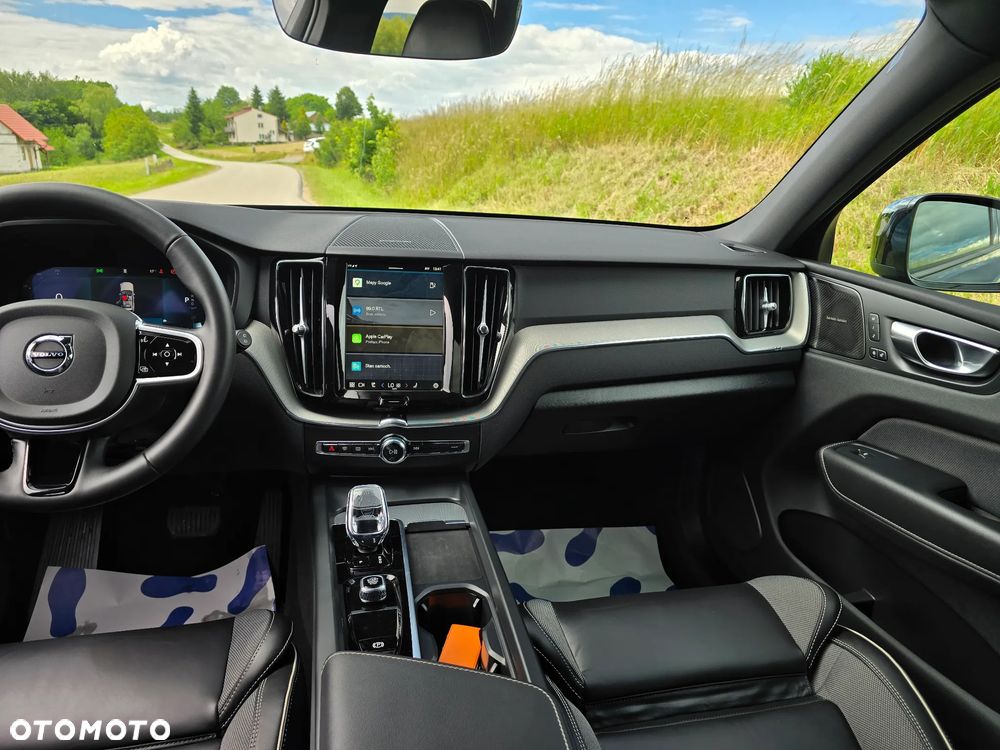 Volvo XC 60 B5 B AWD Plus Dark - 18