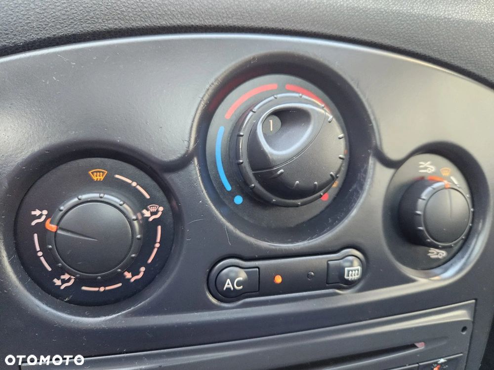 Renault Clio 1.2 16V 75 Grandtour Expression - 18