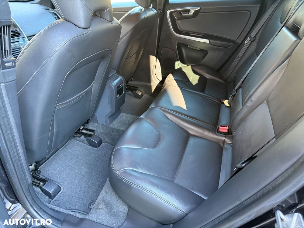 Volvo XC 60 D4AWD Kinetic - 8