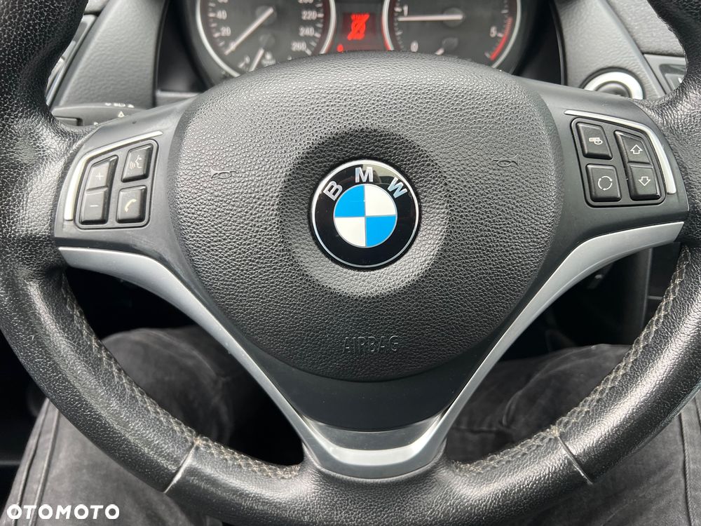 BMW X1 sDrive18d Sport Line - 34