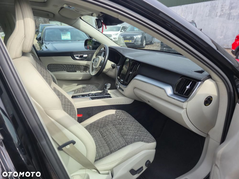 Volvo XC 60 D4 SCR Momentum - 18