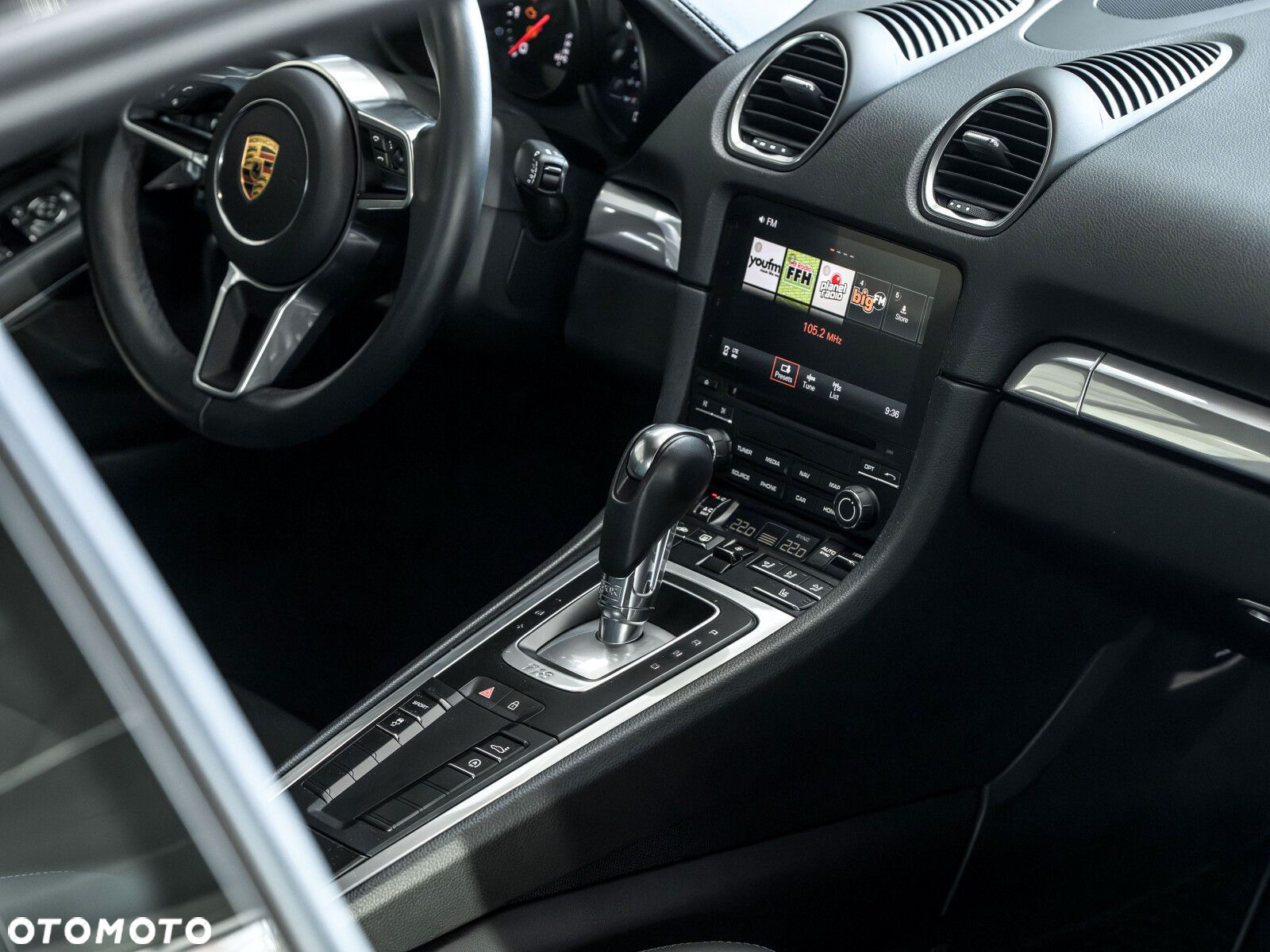 Porsche 718 Cayman - 12