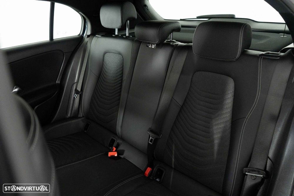 Mercedes-Benz A 250 e Progressive - 11
