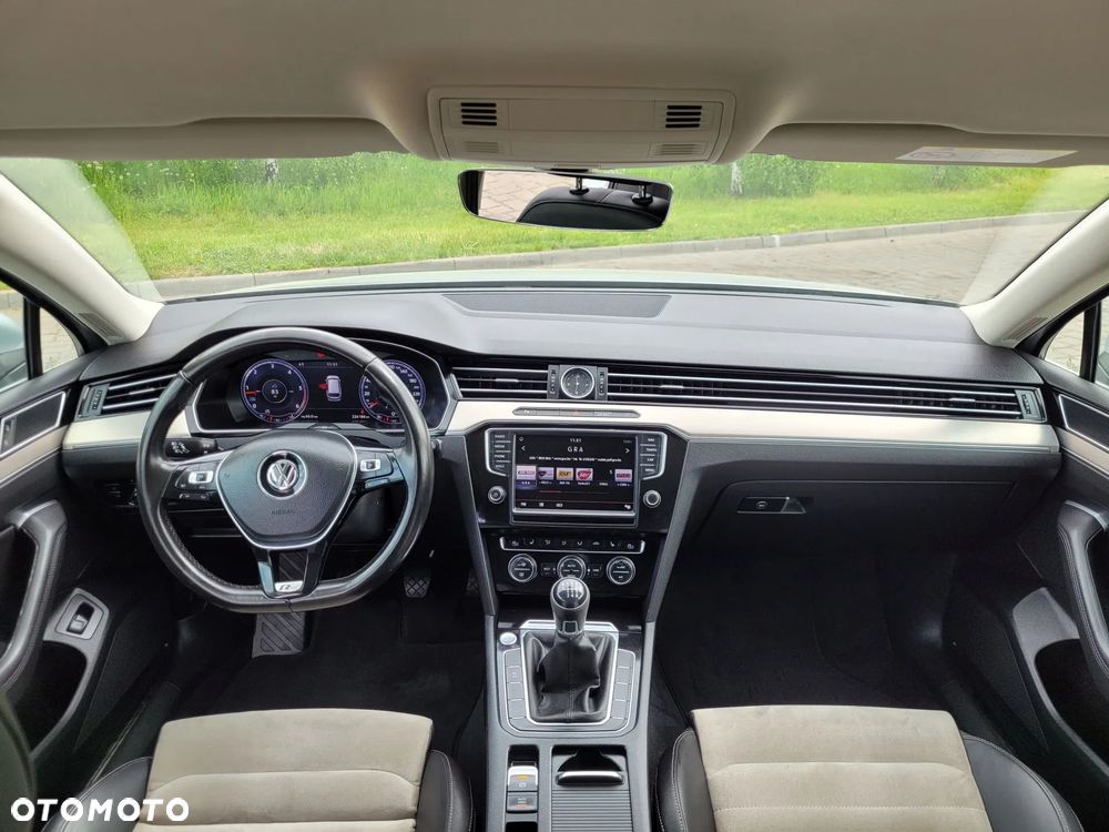 Volkswagen Passat - 38