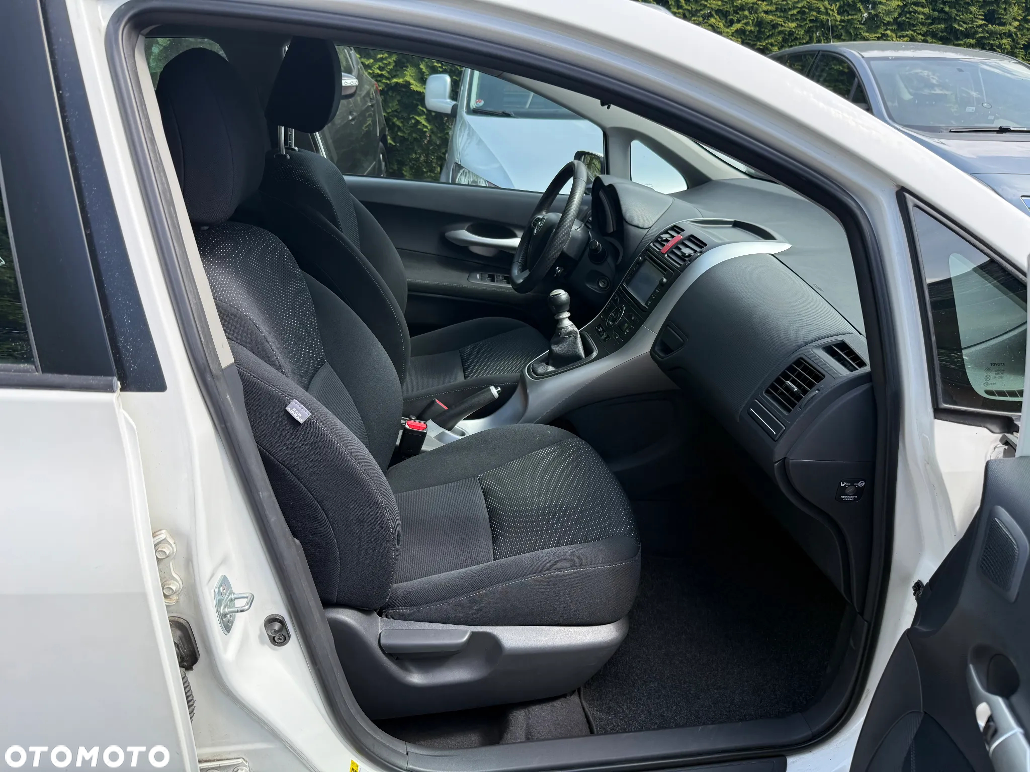 Toyota Auris 2.0 D-4D Executive - 11