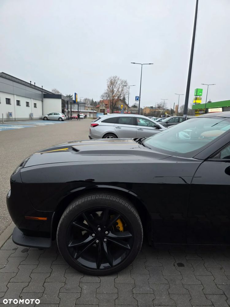 Dodge Challenger - 20