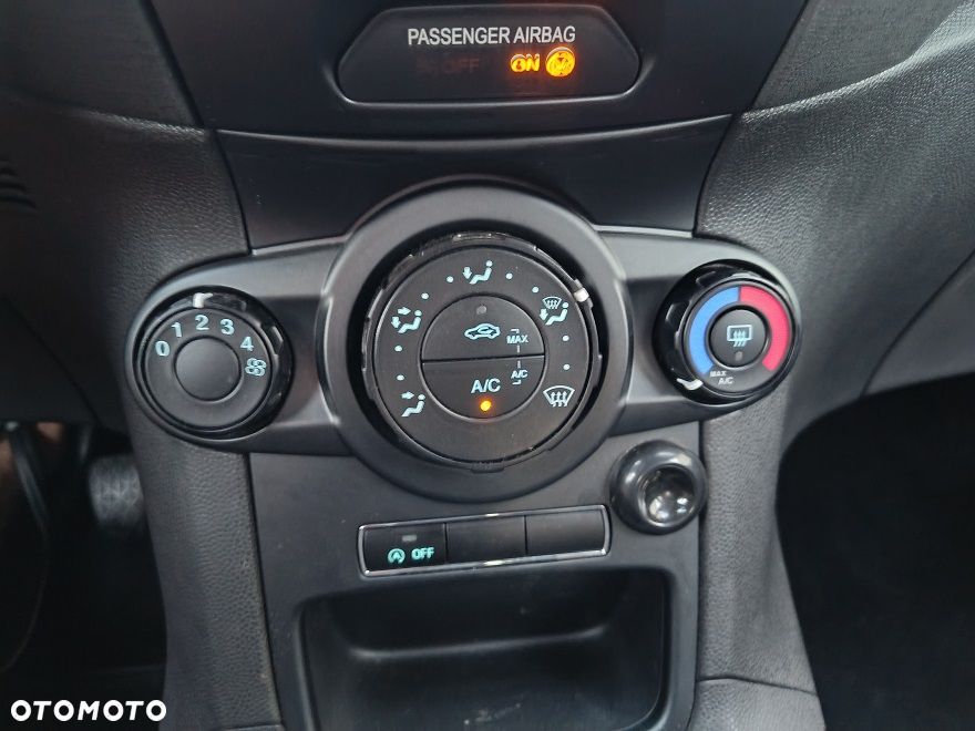 Ford Fiesta - 12