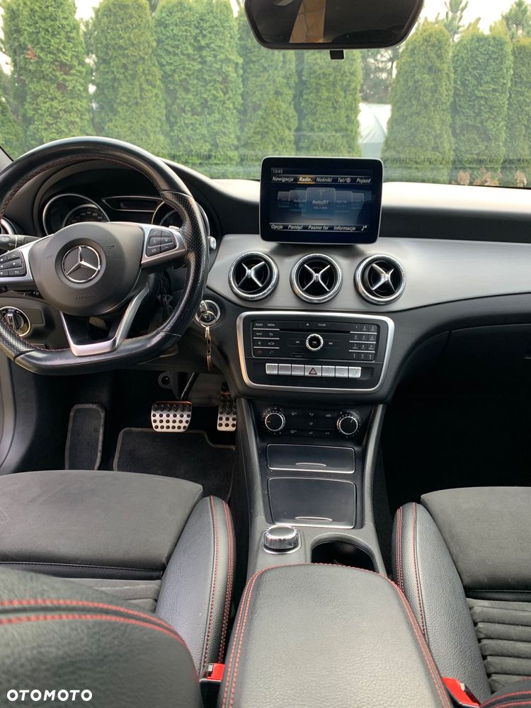 Mercedes-Benz CLA 180 7G-DCT AMG Line - 5