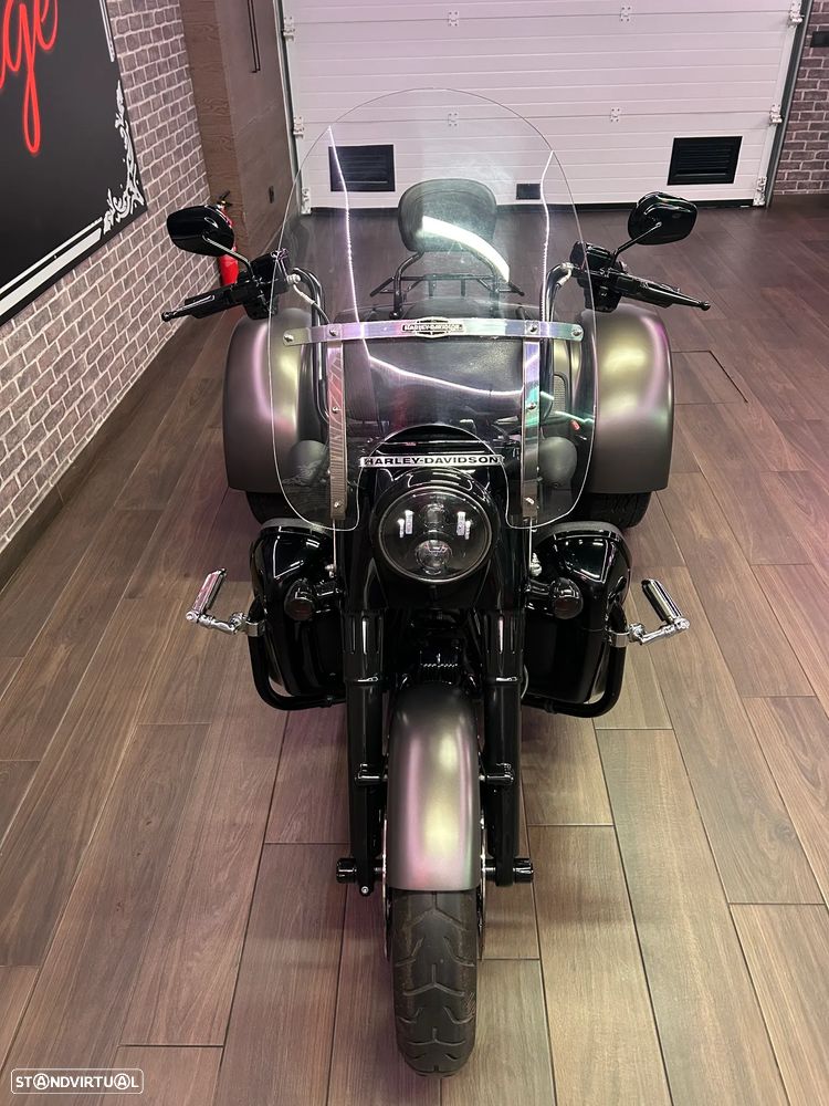 Harley-Davidson FLT FLRT FREEWHEELER - 12