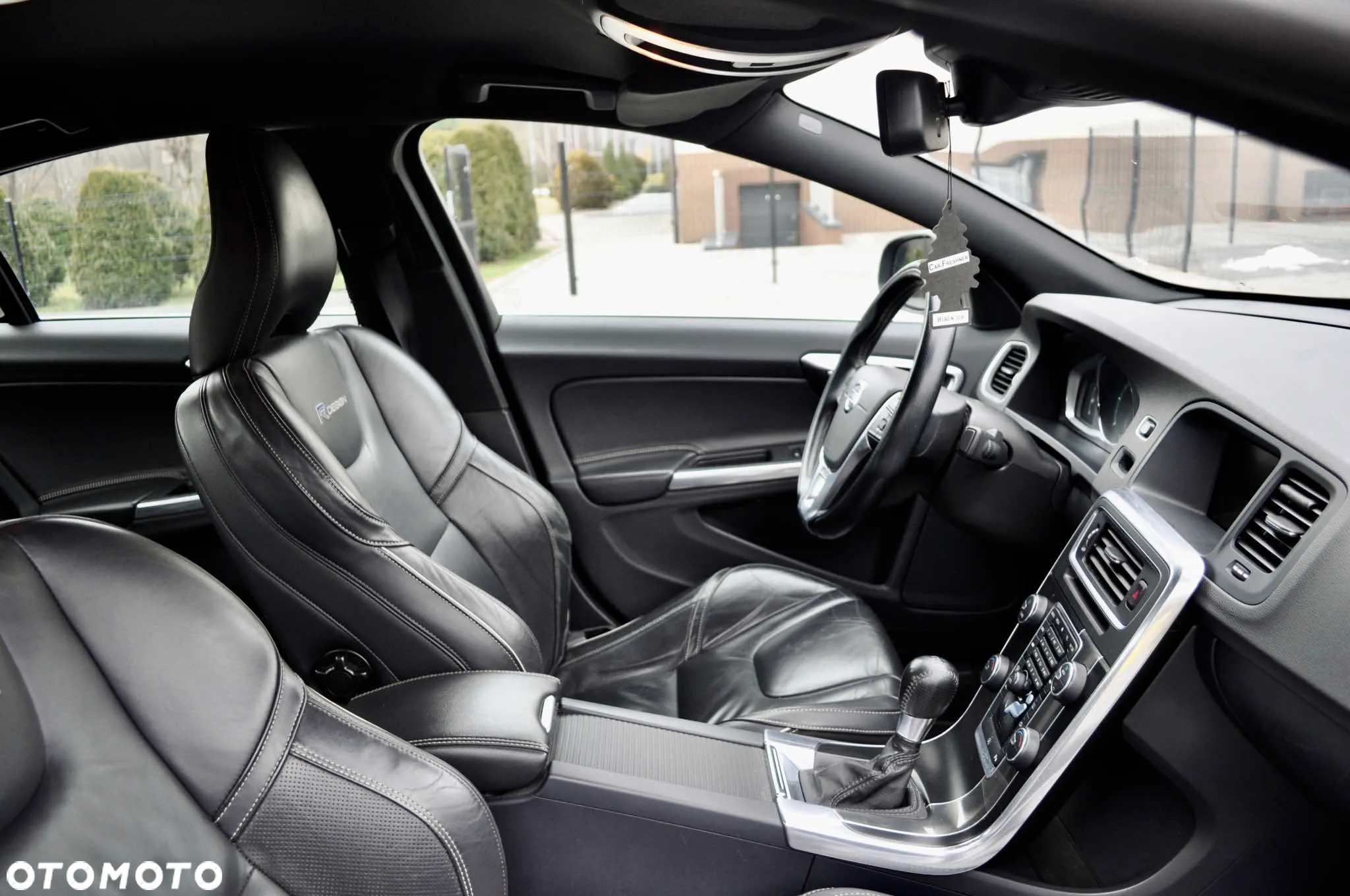 Volvo S60 D2 R-Design - 11