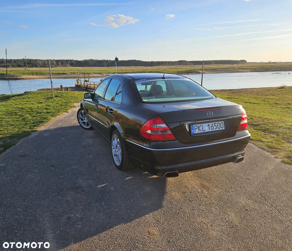 Mercedes-Benz Klasa E 500 4-Matic T Elegance - 3