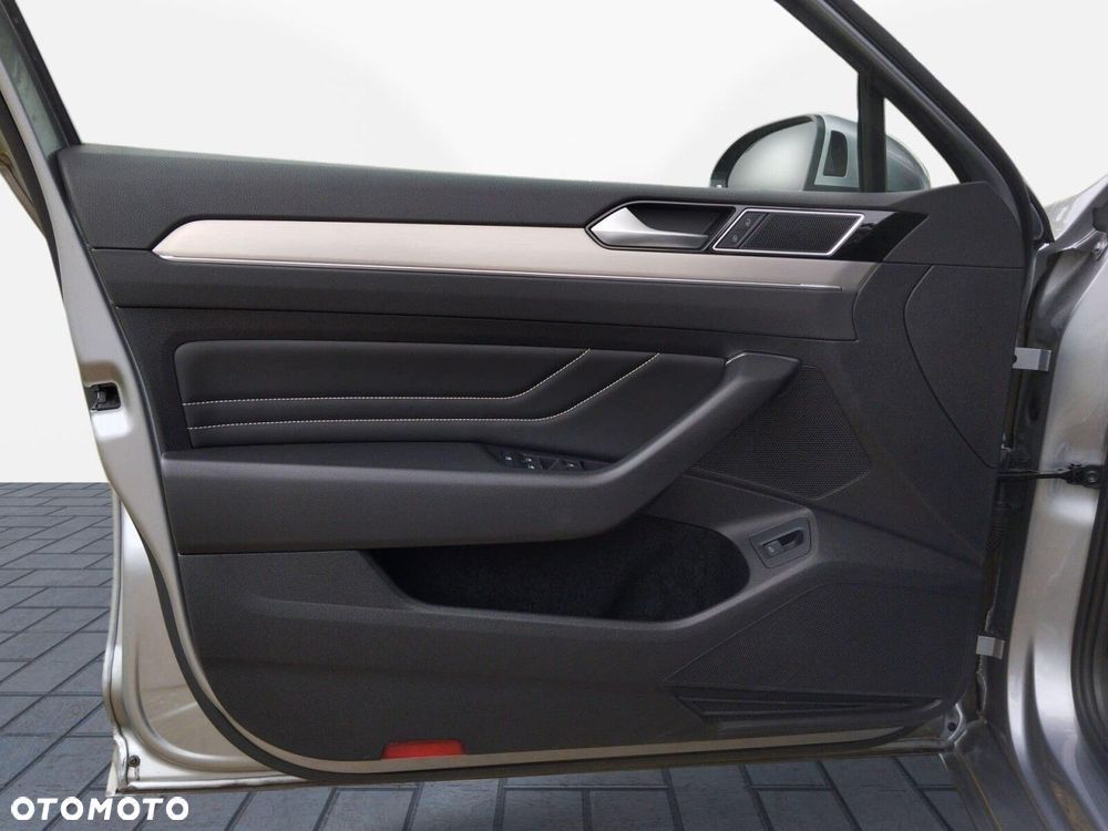 Volkswagen Passat - 21
