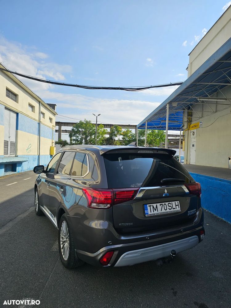 Mitsubishi Outlander PHEV 2.4 L 4X4 Instyle - 7