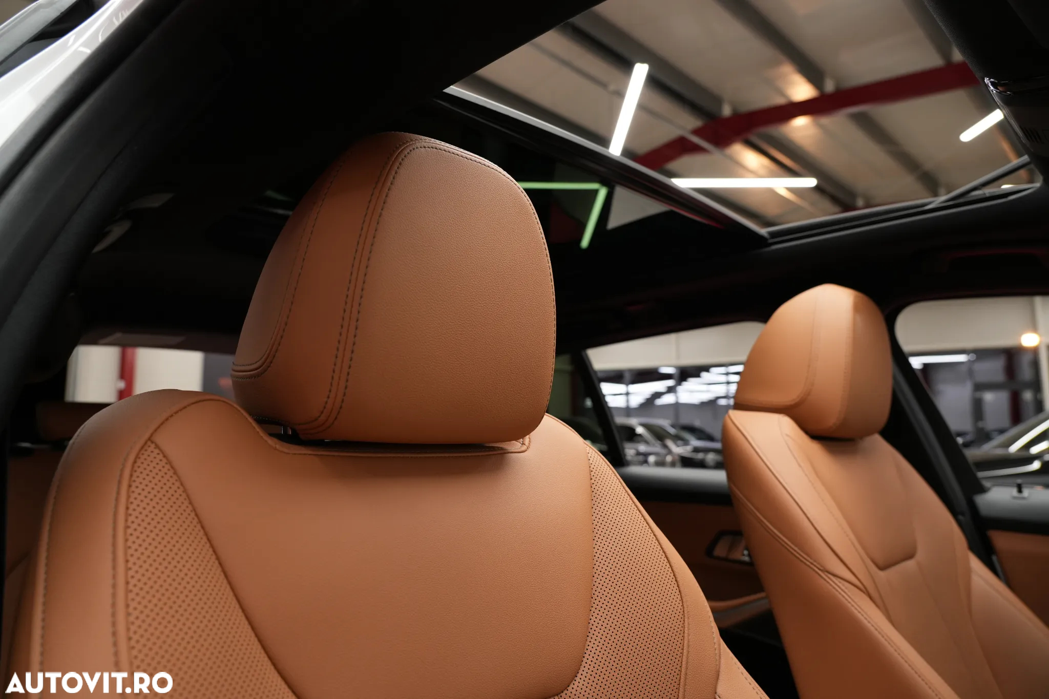 BMW Seria 3 318d Touring Aut. M Sport - 12