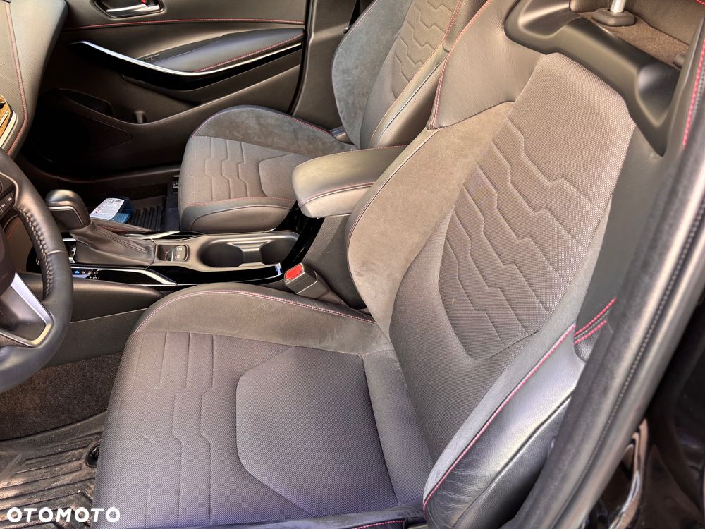 Toyota Corolla 2.0 Hybrid Executive - 14