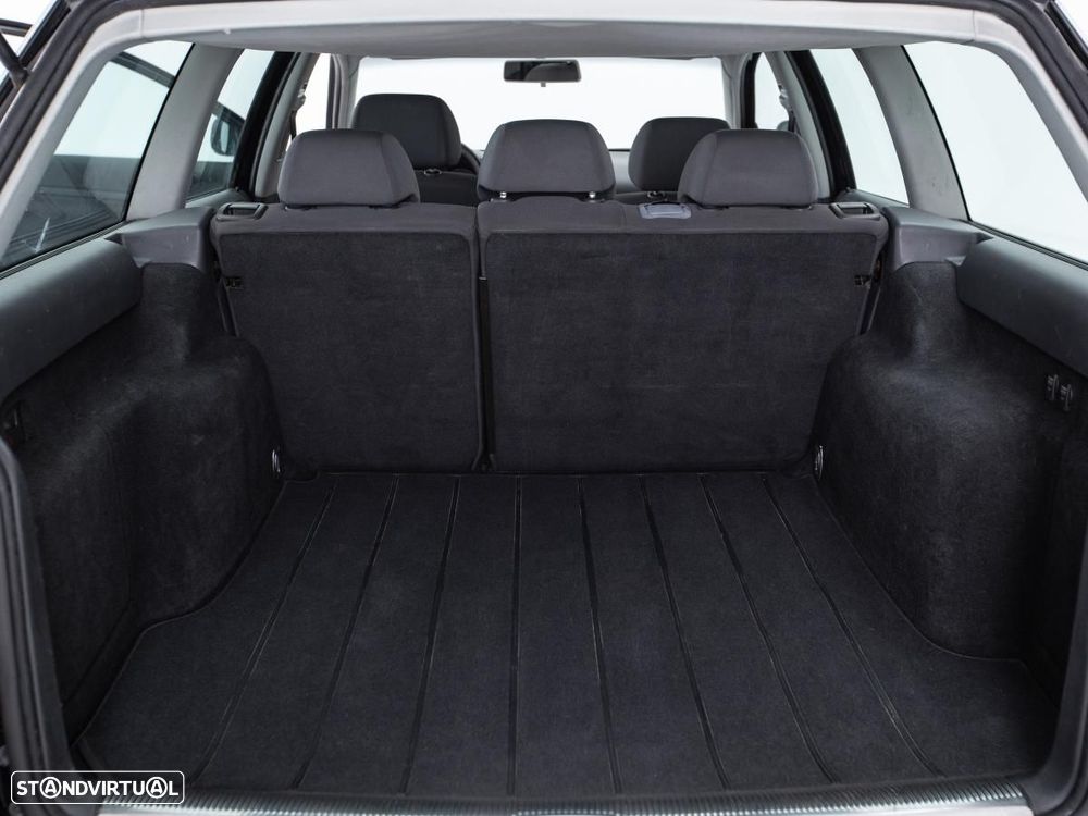 VW Passat Variant - 11