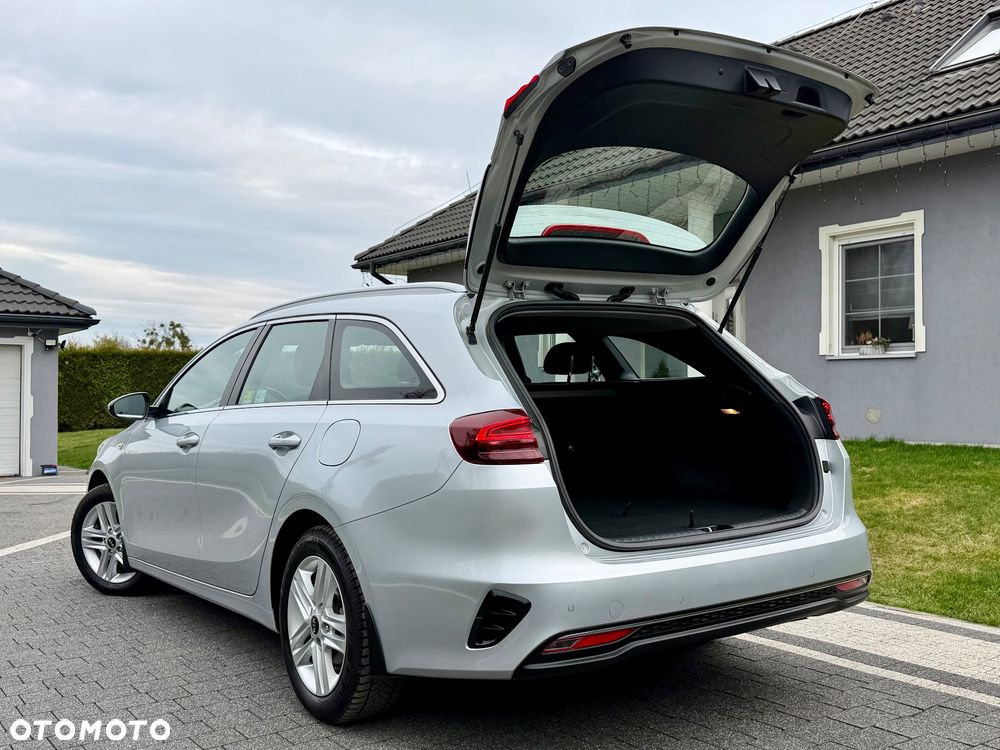 Kia Ceed 1.6 CRDi SCR M - 36