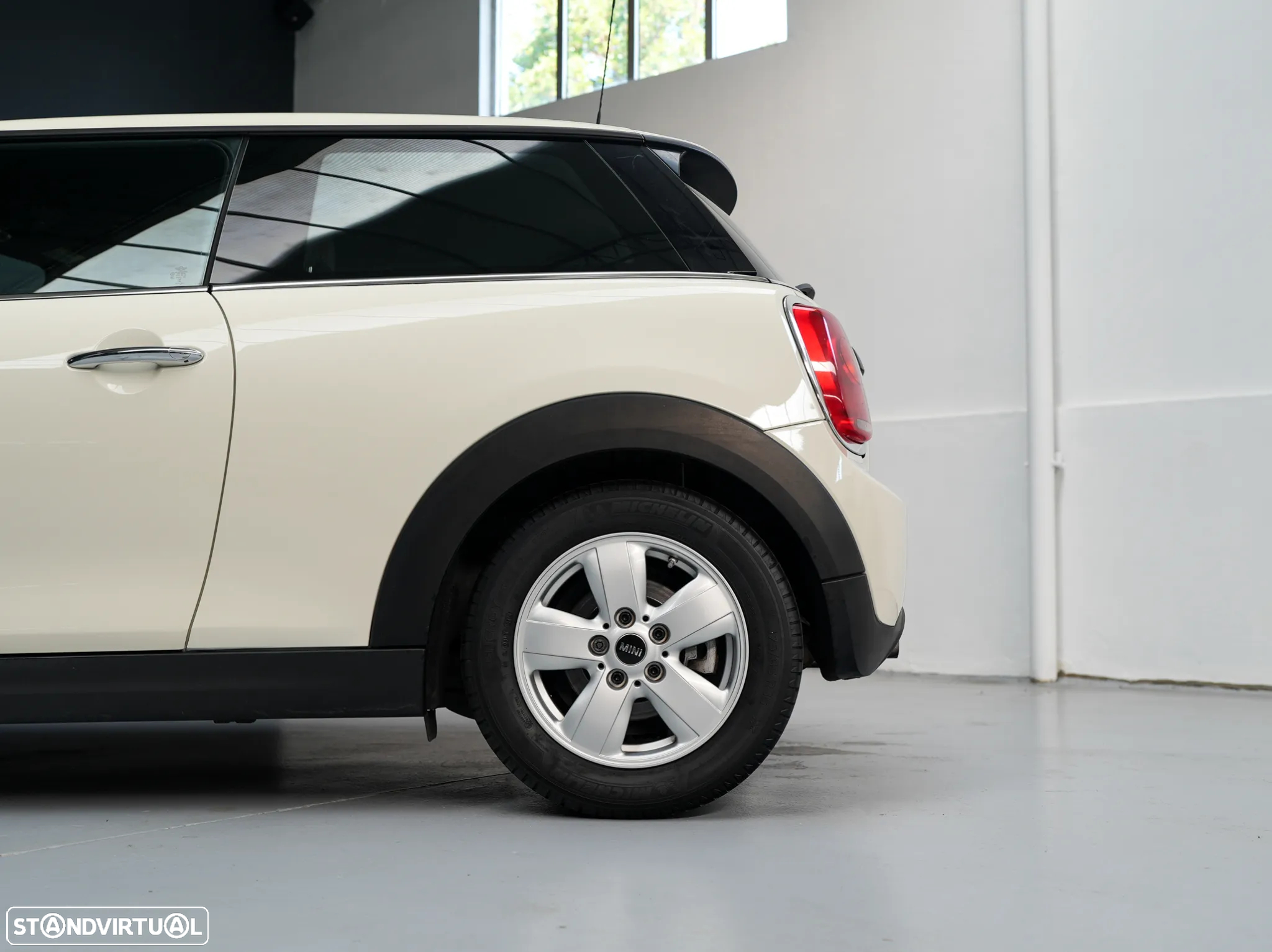 MINI 3 Portas One - 16
