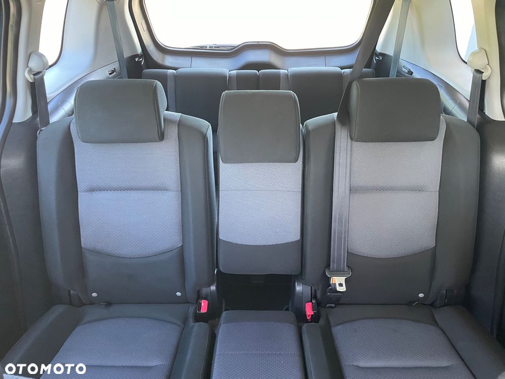 Mazda 5 - 25