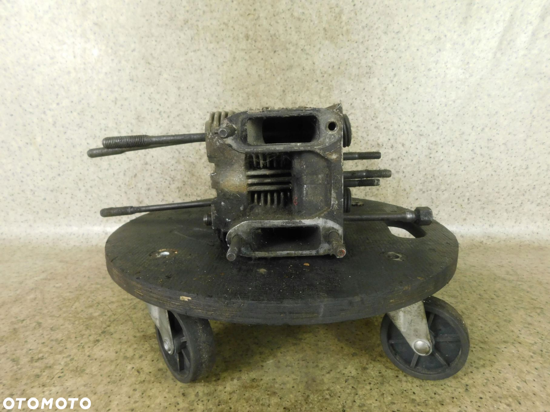 9760Kz Rr350 Głowica Silnika Deutz Linde H30 F4L19 - 3