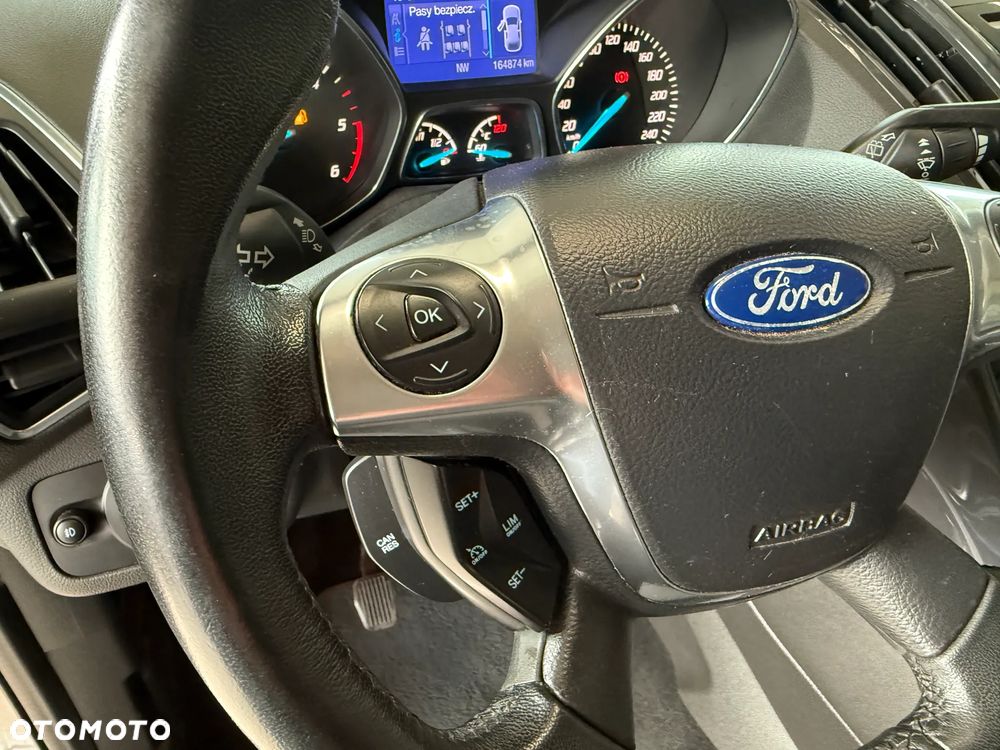 Ford Kuga 2.0 TDCi 2x4 Titanium - 37