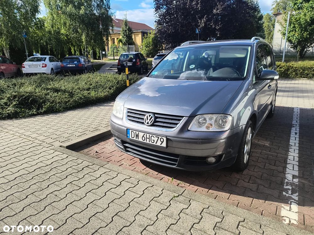 Volkswagen Touran 2.0 TDI Highline - 1