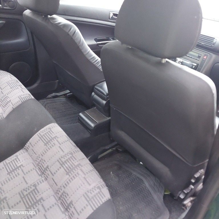 VW Passat 1.9 TDi Confortline - 12