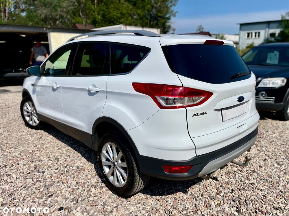Ford Kuga 2.0 TDCi 2x4 Titanium - 8