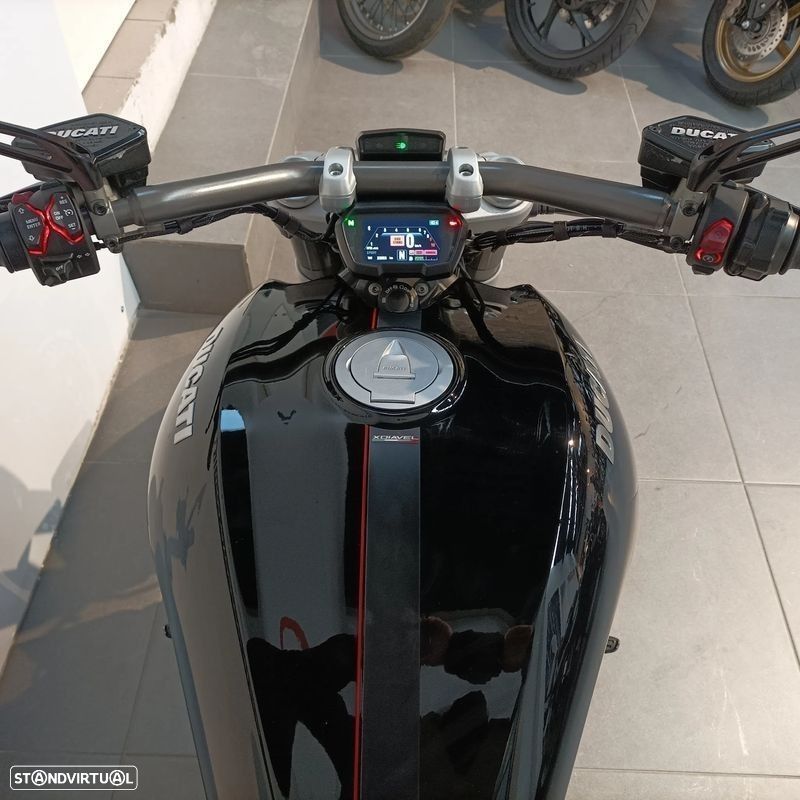 Ducati Diavel X - 12