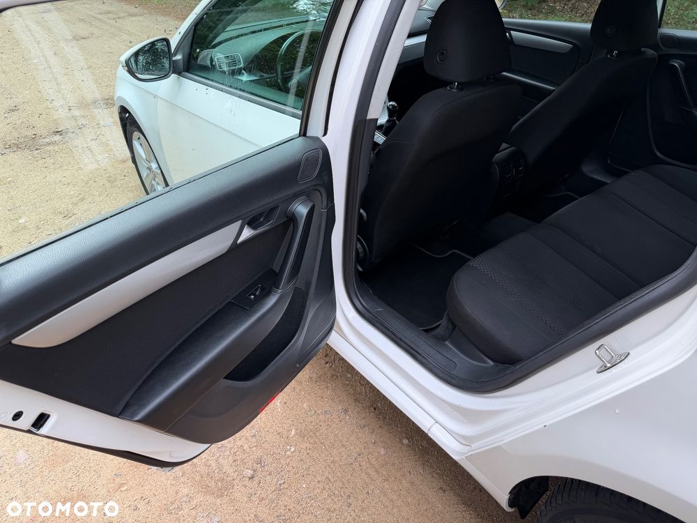 Volkswagen Passat 1.6 TDI Comfortline - 17