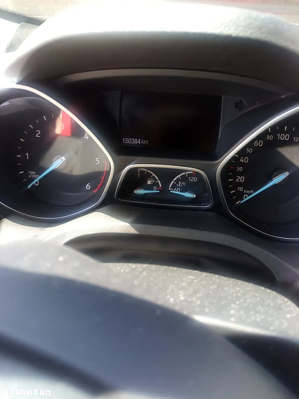 Ford Kuga 1.5 TDCi 2WD Powershift Titanium - 2