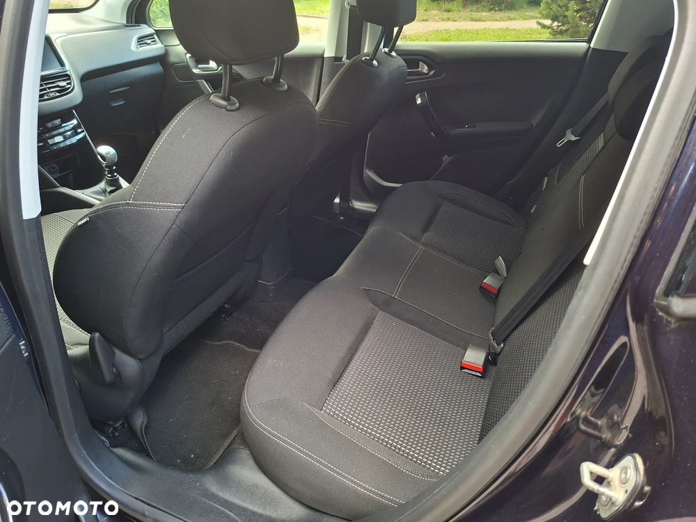 Peugeot 208 PureTech 110 Stop & Start Allure - 8