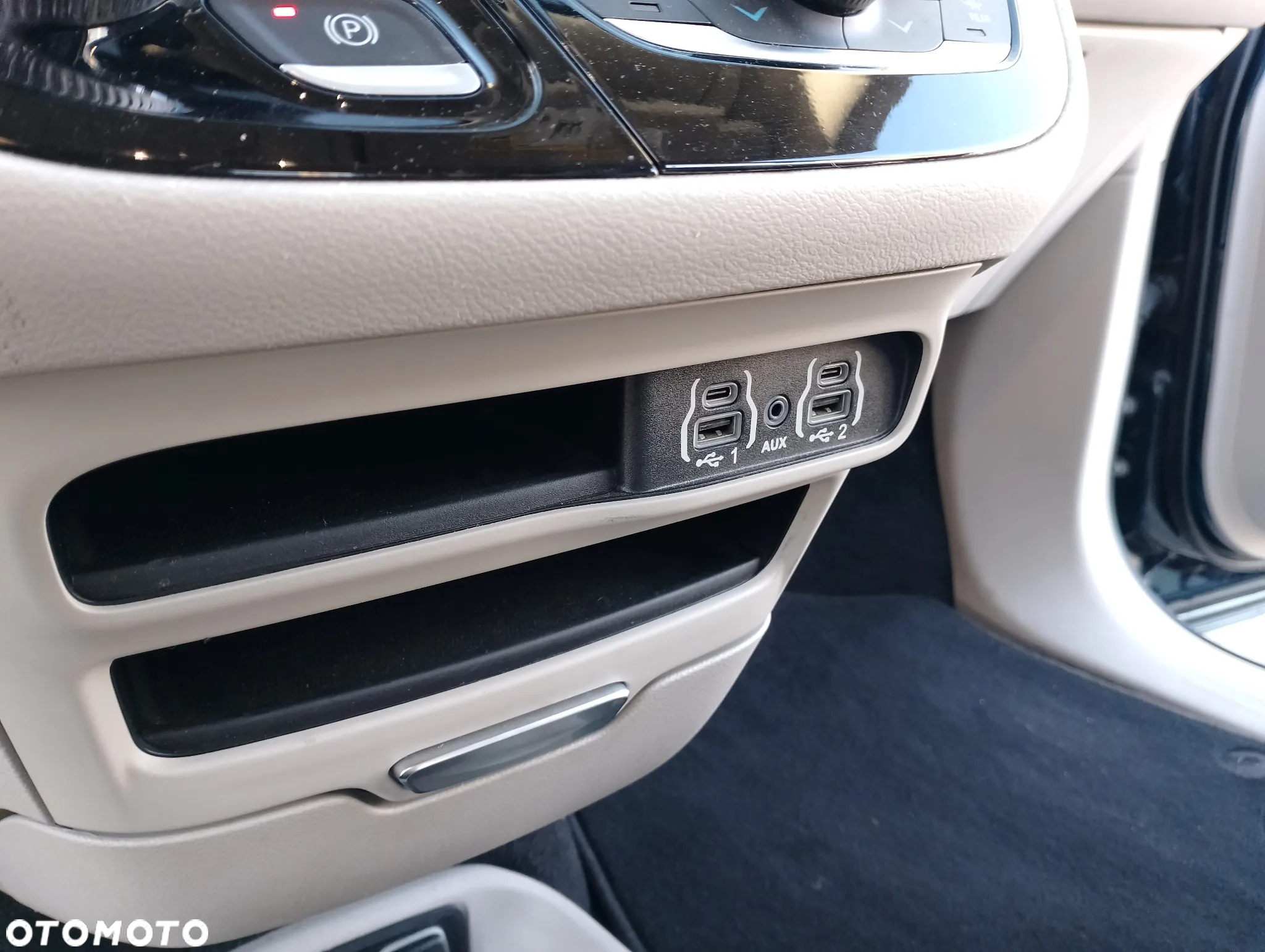 Chrysler Pacifica - 20
