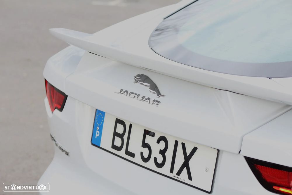 Jaguar F-Type 2.0 i4 R-Dynamic Black - 35