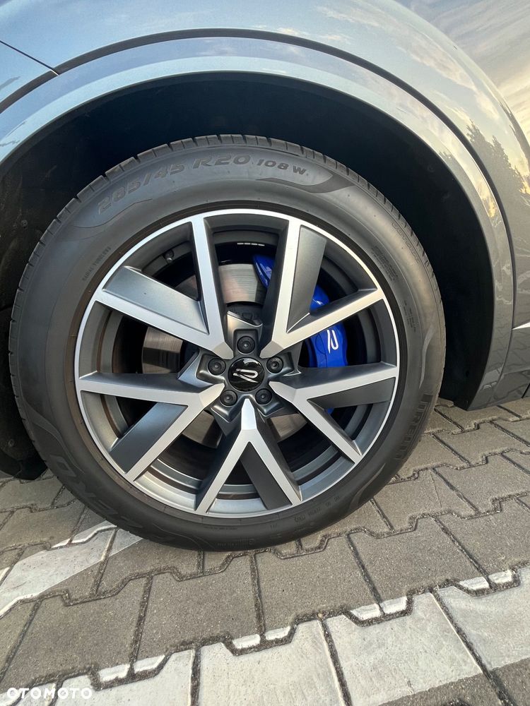 Volkswagen Touareg - 4