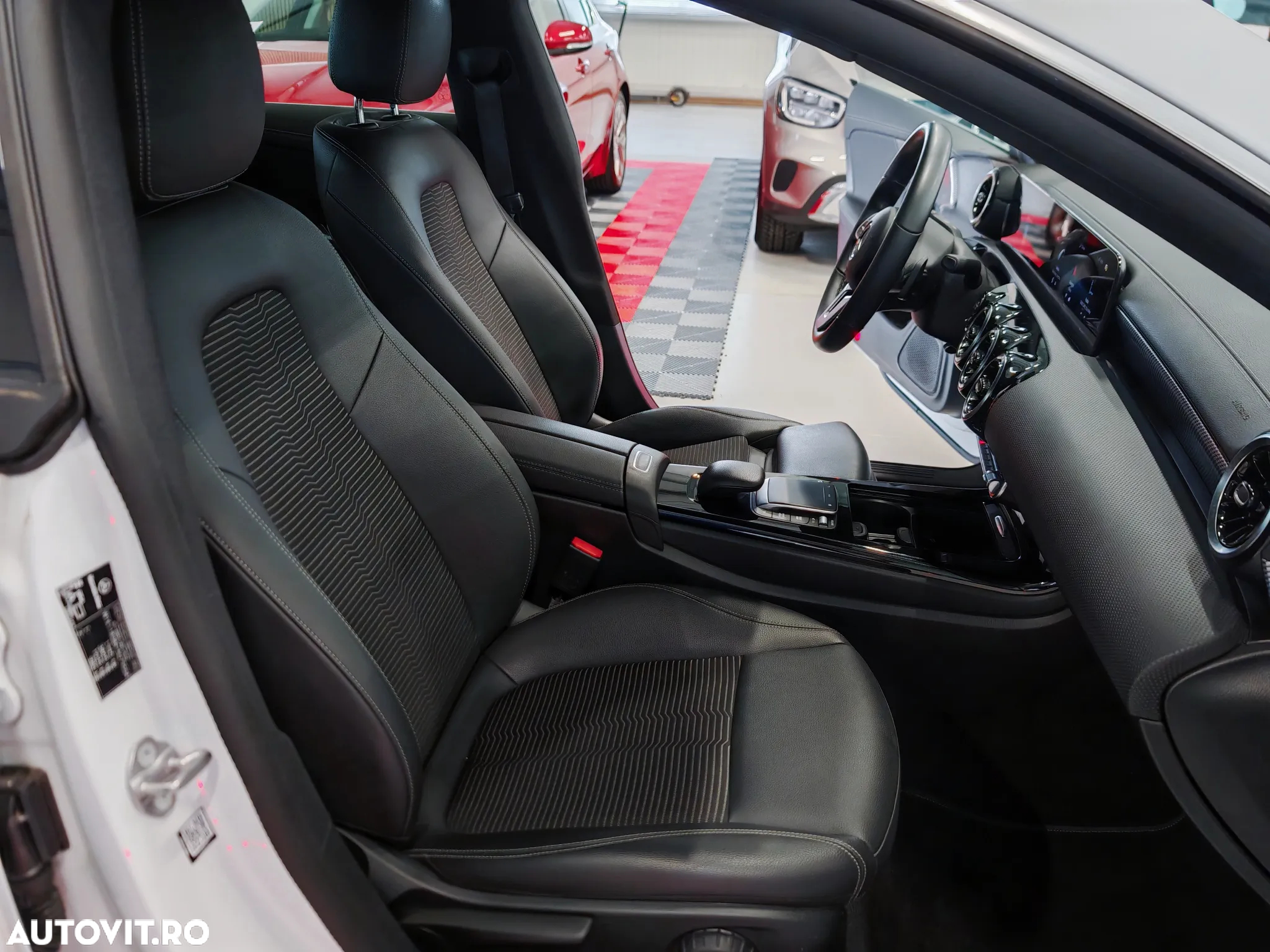 Mercedes-Benz CLA 180 7G-DCT - 26