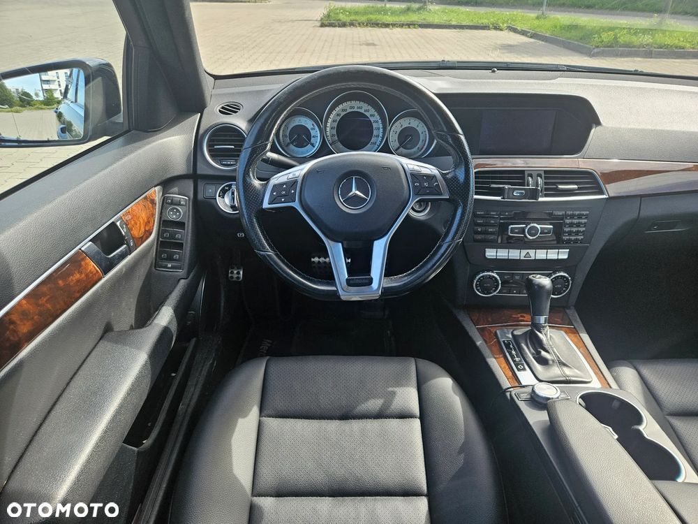 Mercedes-Benz Klasa C 250 CGI BlueEff Avantgarde - 14