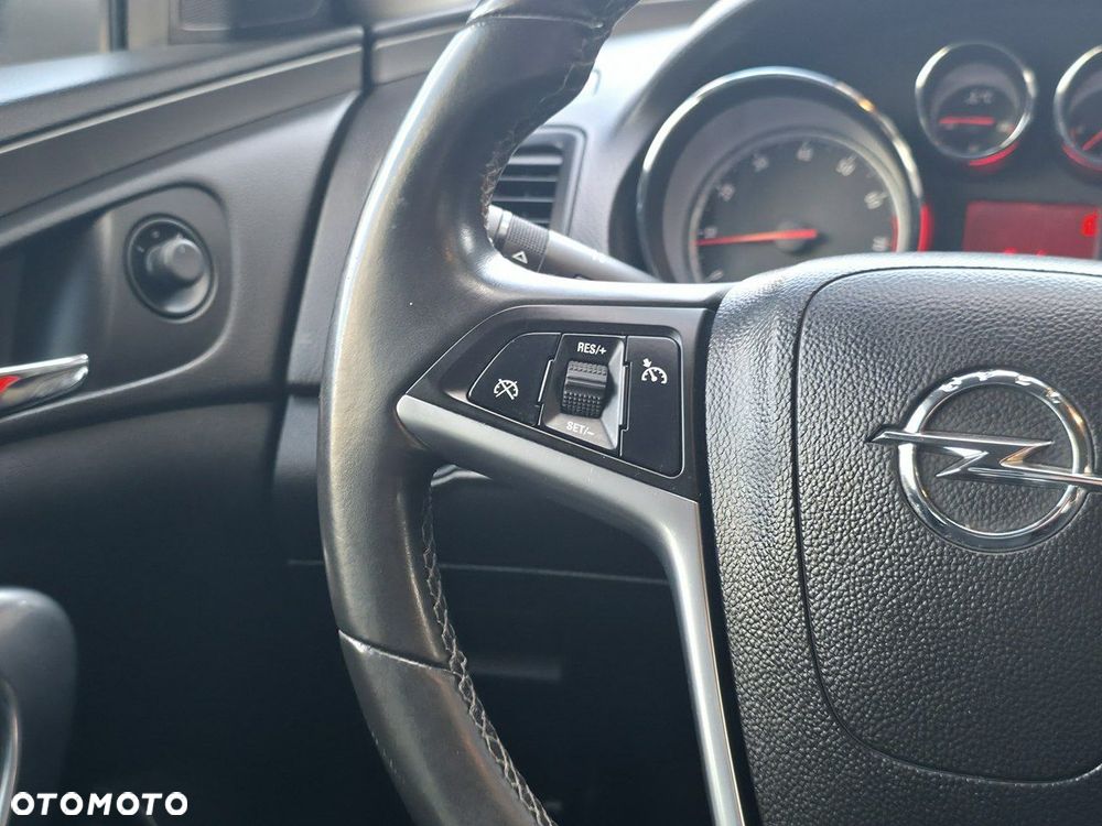 Opel Insignia - 15