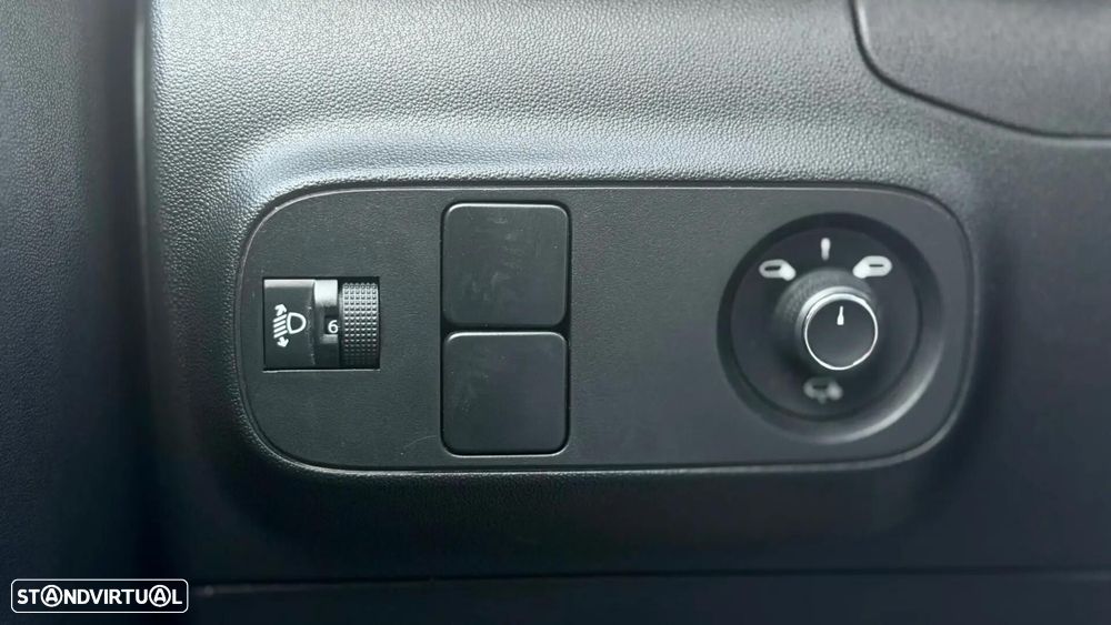 Citroën C3 1.2 PureTech C-Series - 33