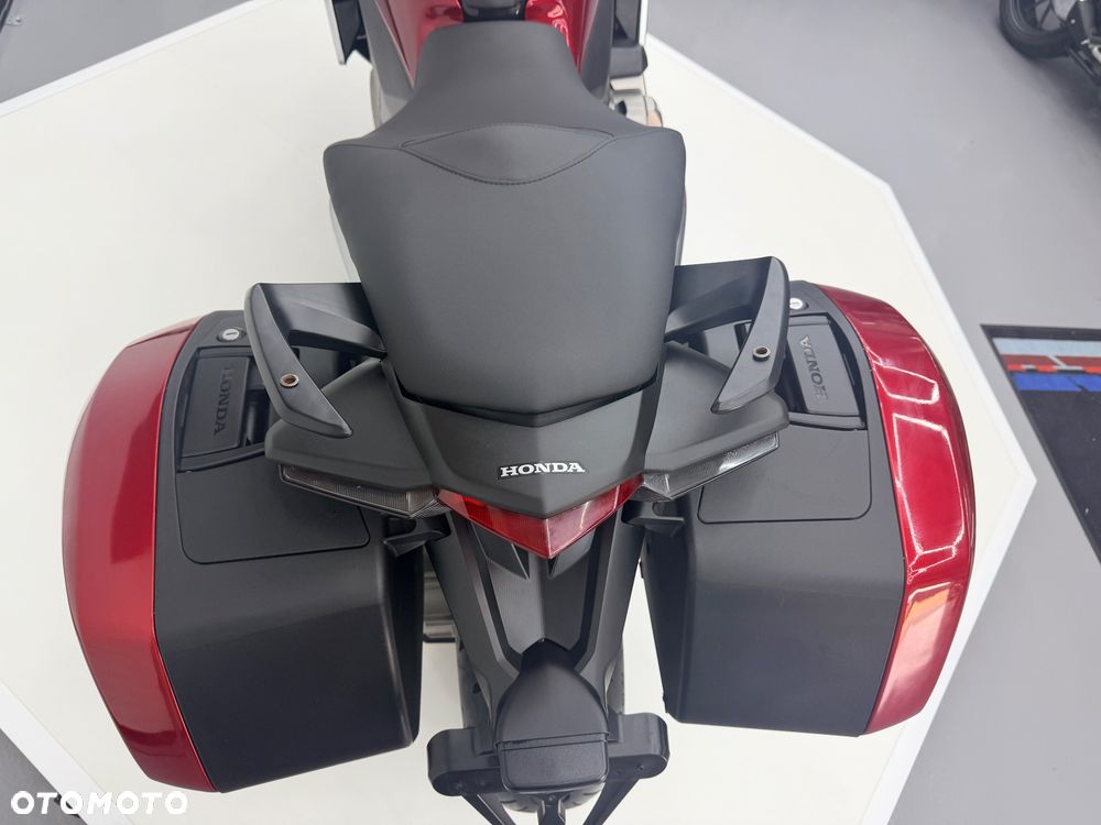 Honda VFR - 18
