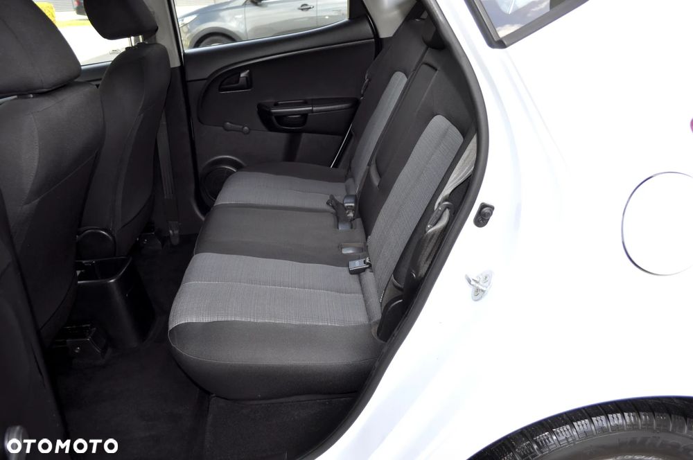 Kia Venga 1.4 CVVT Attract - 21