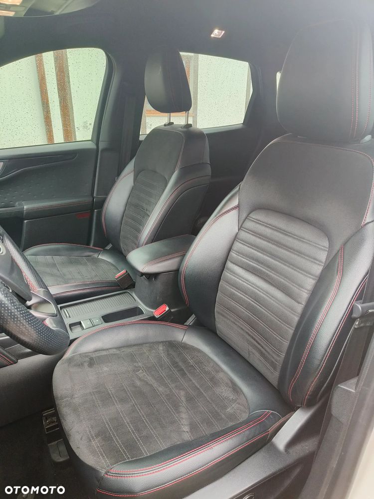 Ford Kuga 1.5 EcoBoost FWD ST-Line X - 17