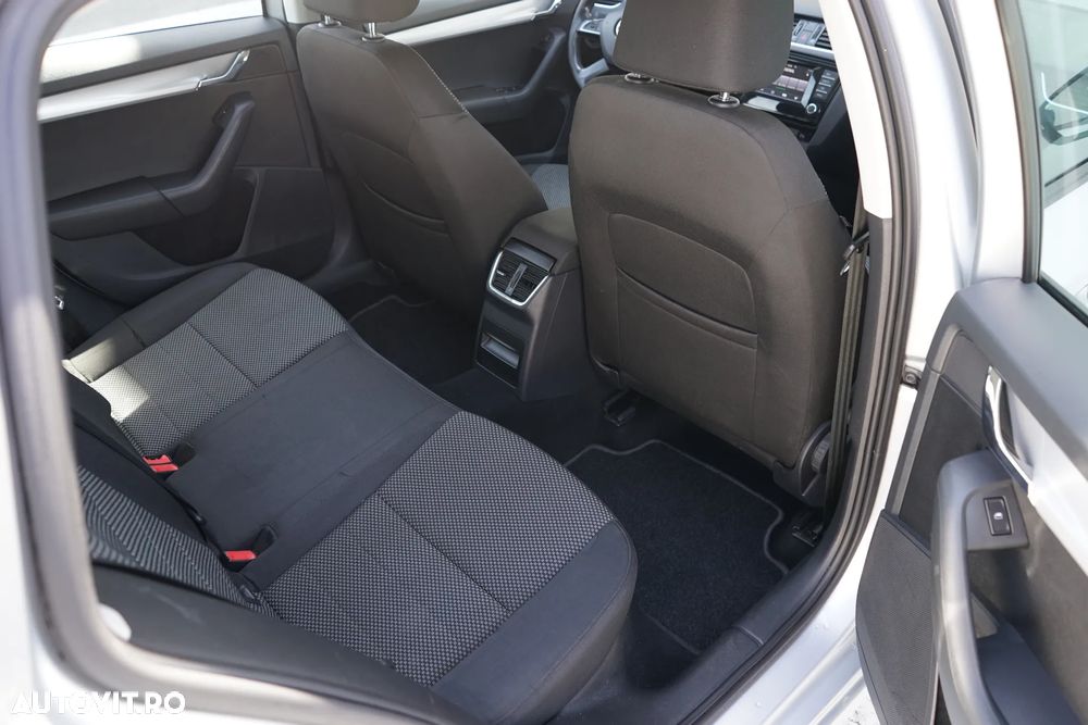 Skoda Octavia 2.0 TDI AMBITION DSG - 23