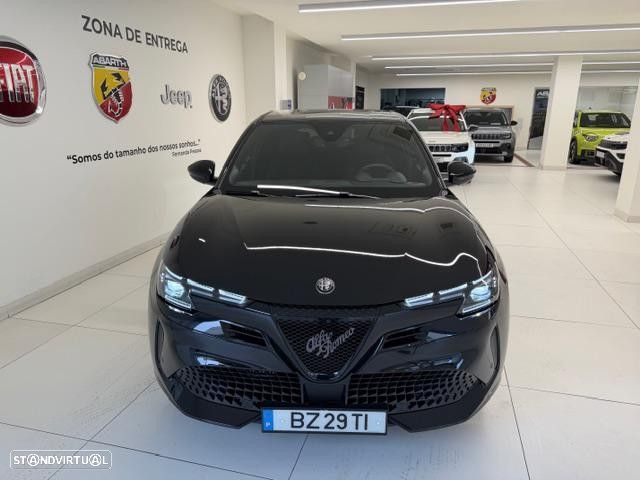 Alfa Romeo Junior 1.2 Q4 eDCT6 - 11