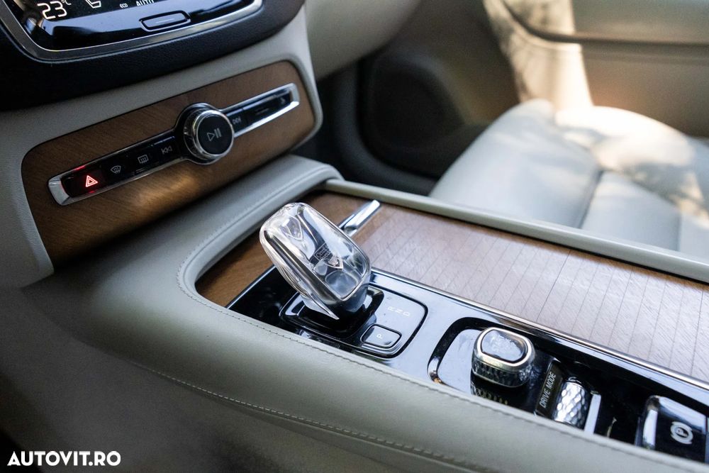 Volvo XC 90 - 16
