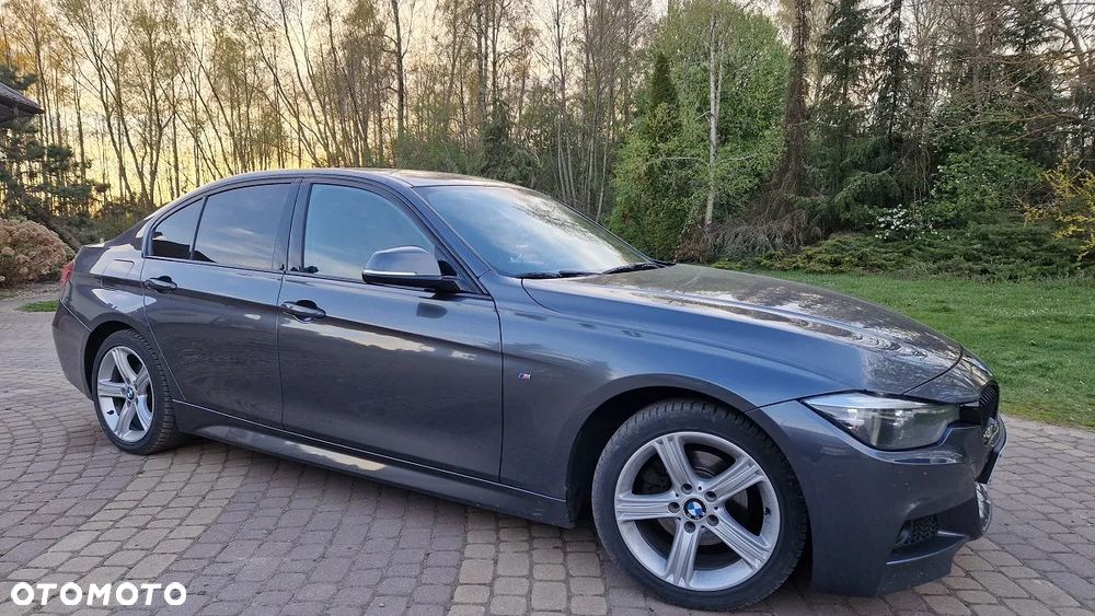 BMW Seria 3 318d M Sport Shadow - 12