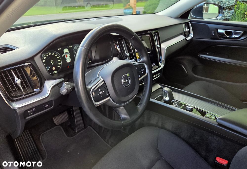 Volvo V60 B3 B DKG Momentum Pro - 21