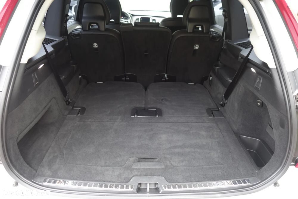 Volvo XC 90 B5 D AWD Momentum 7os - 31