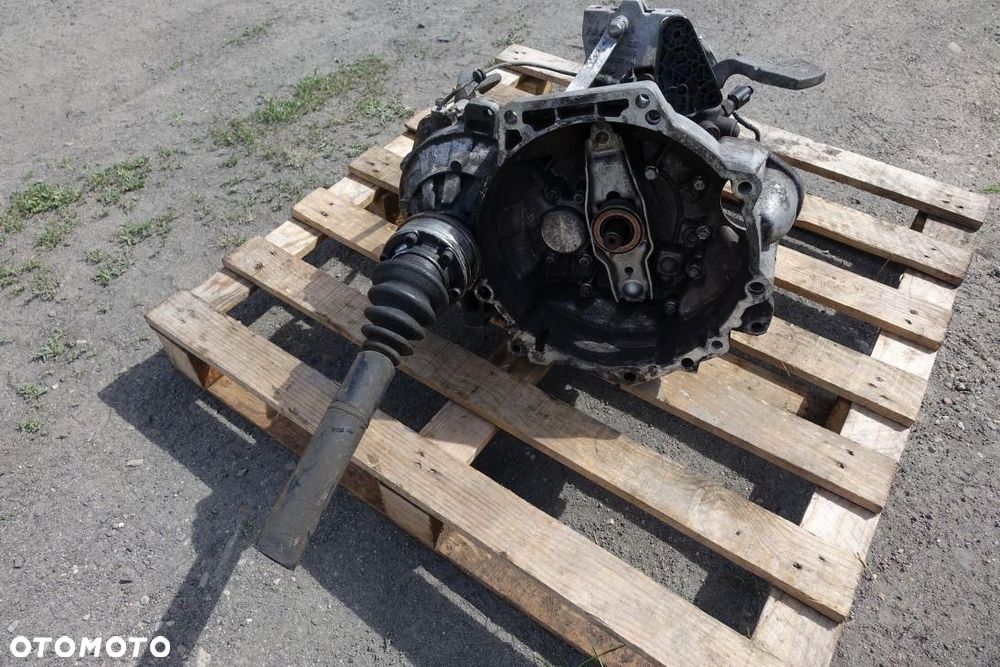 SKRZYNIA BIEGÓW MANUALNA JCR BXE GQQ 5B VW AUDI A3 8P 1.9 TDI JCR BXE GQQ - 5
